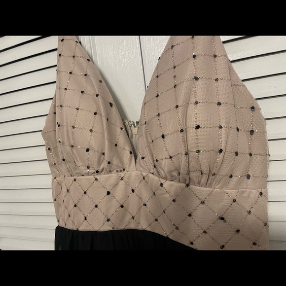 Ladies’s Dress - Picture 13 of 16